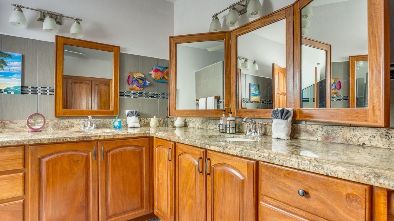 Photo of Bathroom in Placencia
