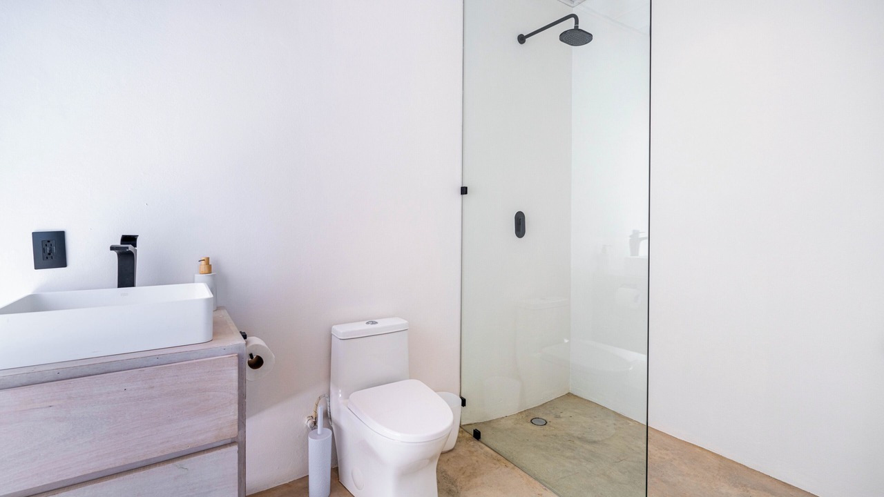 Photo of Bathroom in Caye Caulker