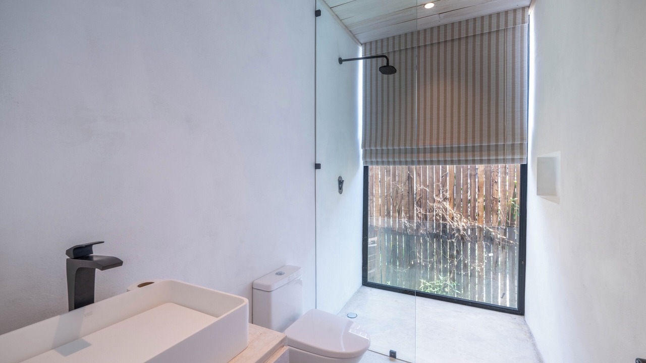 Photo of Bathroom in Caye Caulker