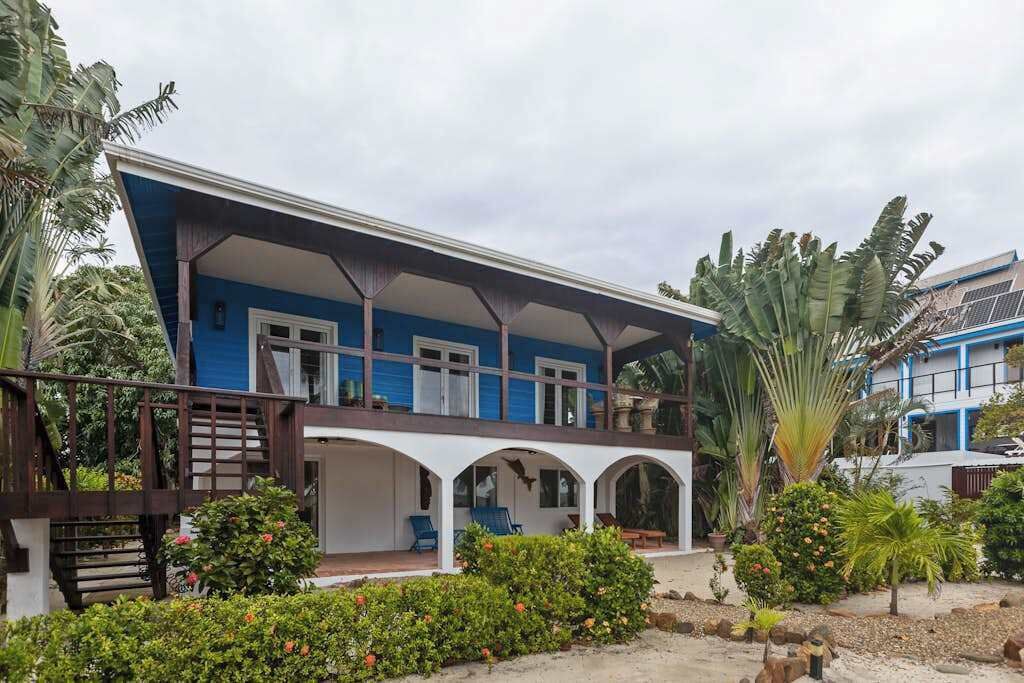 Photo of Outdoor in Caribbean Way