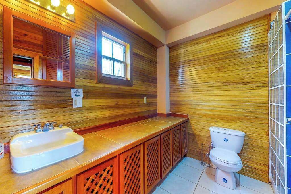 Photo of Bathroom in Caye Caulker