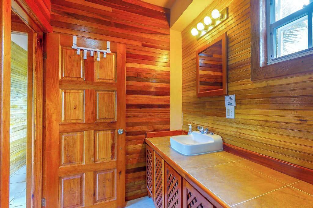 Photo of Bathroom in Caye Caulker