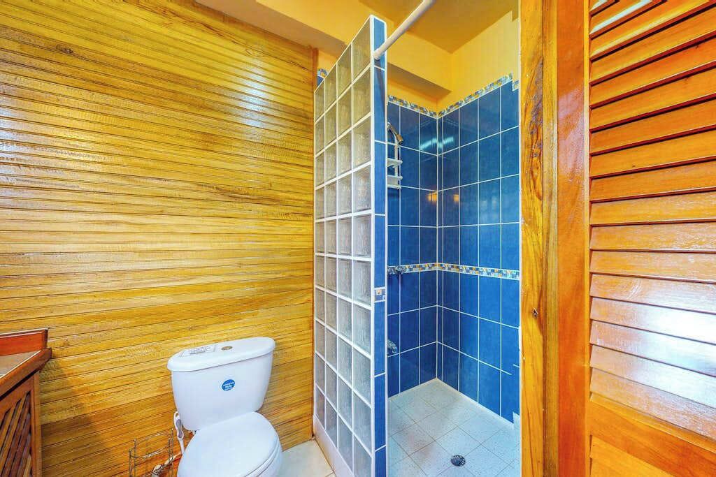 Photo of Bathroom in Caye Caulker