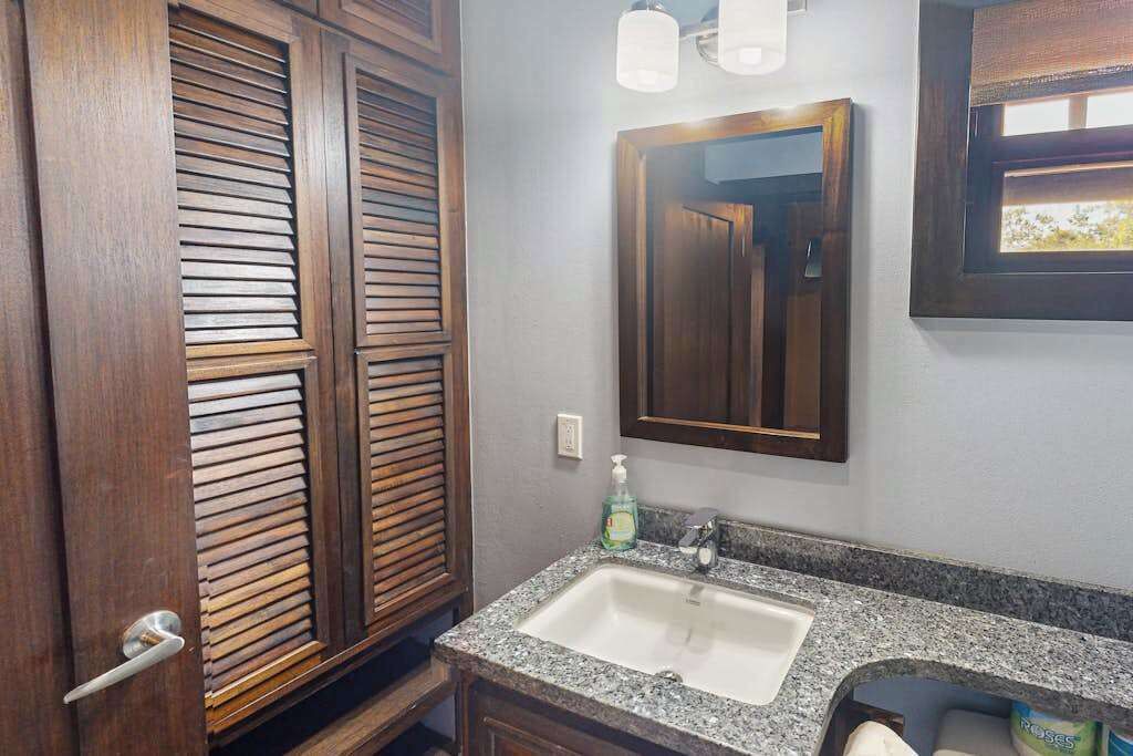 Photo of Bathroom in Caye Caulker