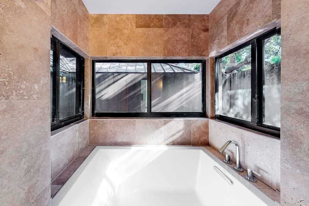 Photo of Bathroom in Sanctuary Belize