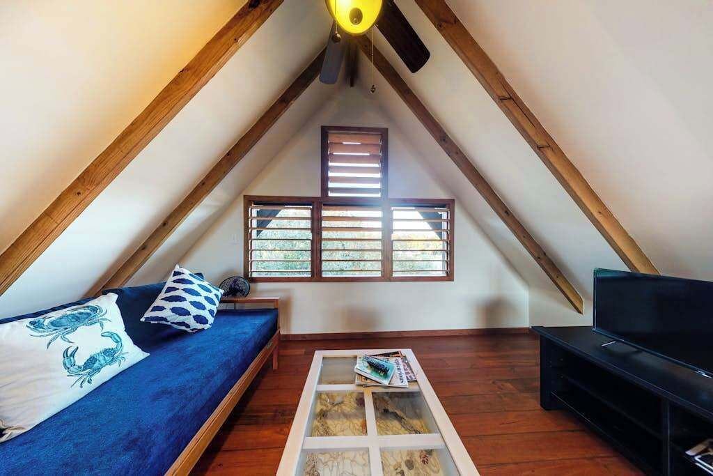 Photo of Livingroom in Surfside
