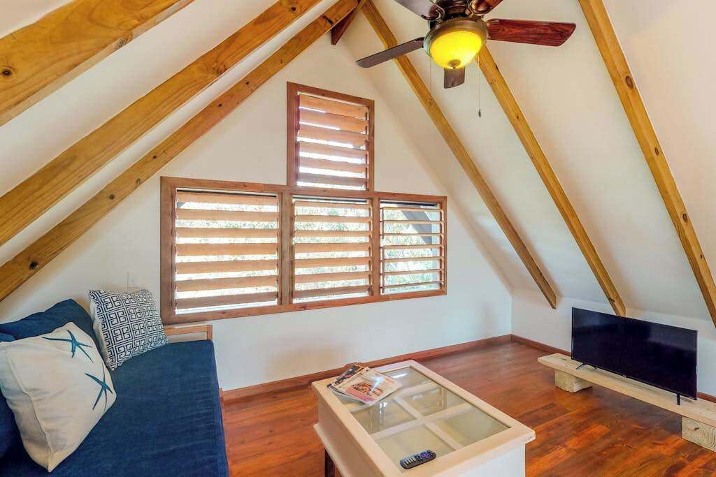 Photo of Livingroom in Surfside