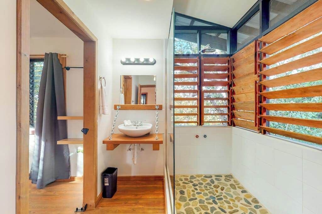 Photo of Bathroom in Surfside