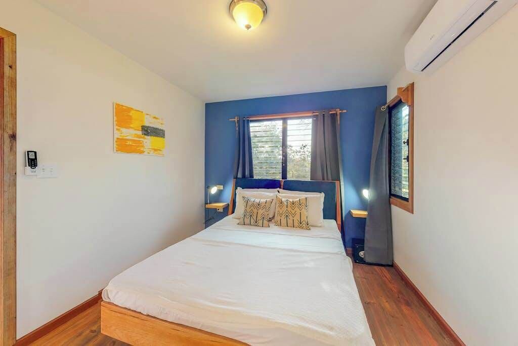 Photo of Bedroom in Surfside