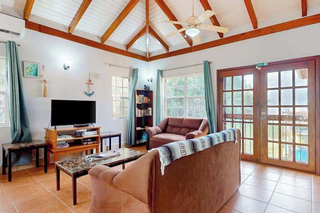 Photo of Livingroom in Caribbean Way