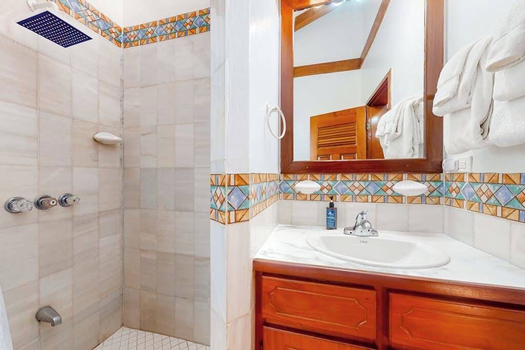 Photo of Bathroom in Caribbean Way