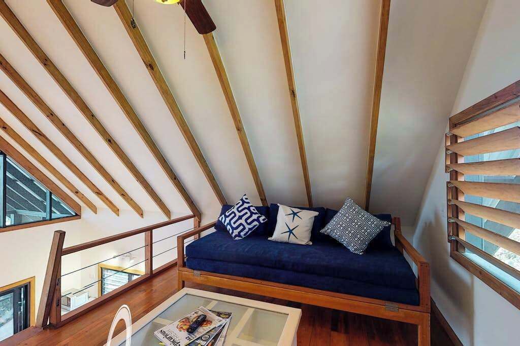 Photo of Livingroom in Surfside