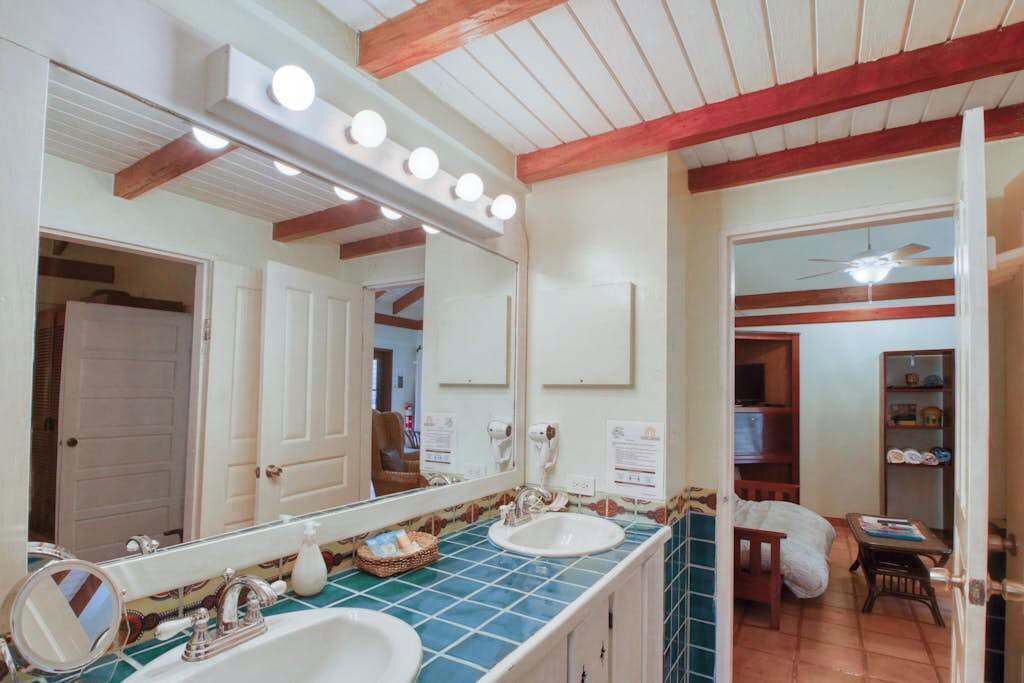 Photo of Bathroom in Placencia