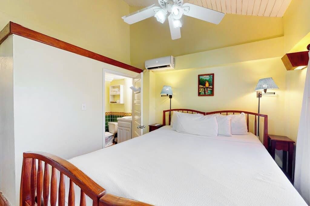 Photo of Bedroom in Placencia