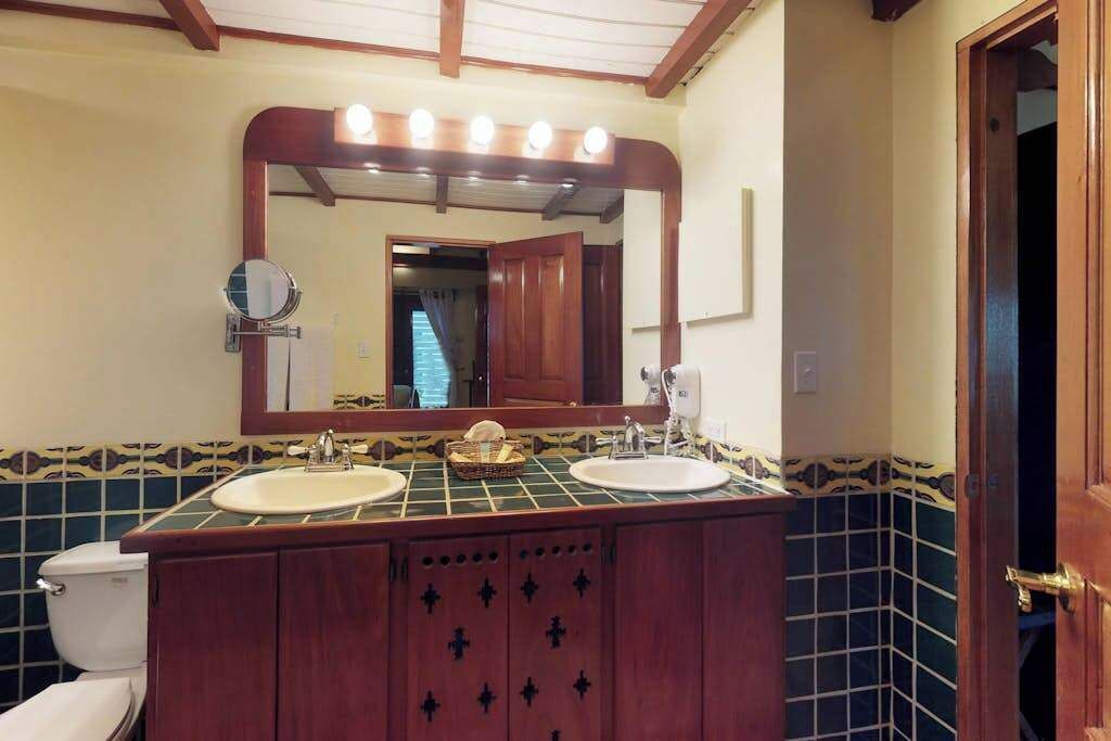 Photo of Bathroom in Placencia