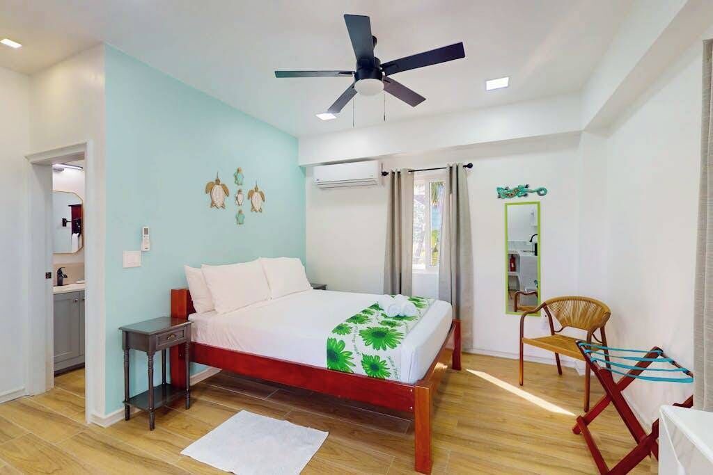 Photo of Bedroom in Caye Caulker