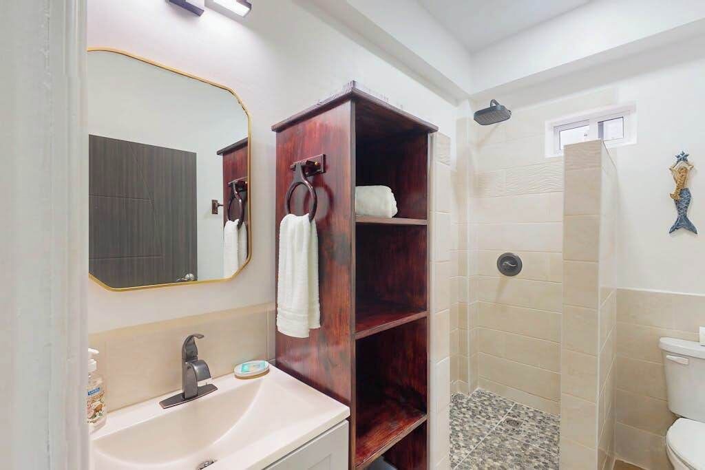 Photo of Bathroom in Caye Caulker