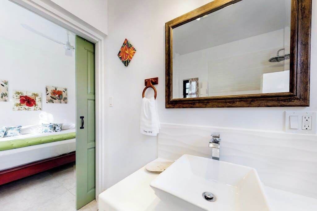 Photo of Bathroom in Caye Caulker