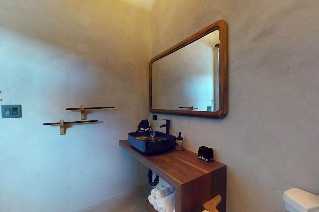 Photo of Bathroom in Placencia
