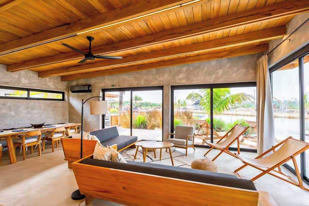 Photo of Livingroom in Placencia