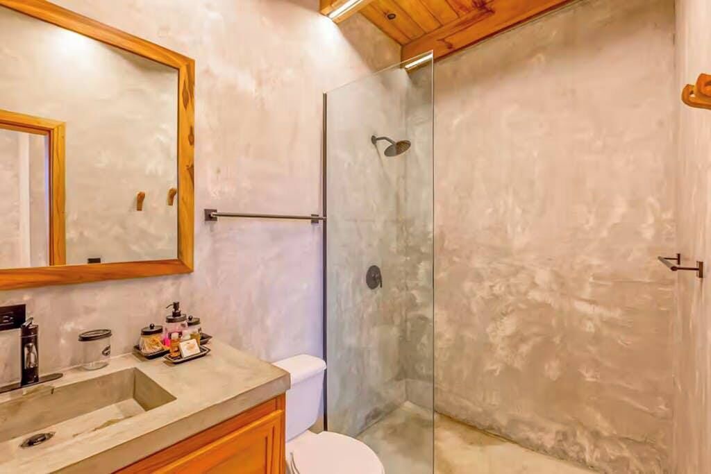 Photo of Bathroom in Placencia