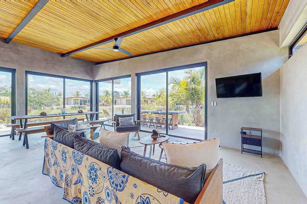 Photo of Livingroom in Placencia