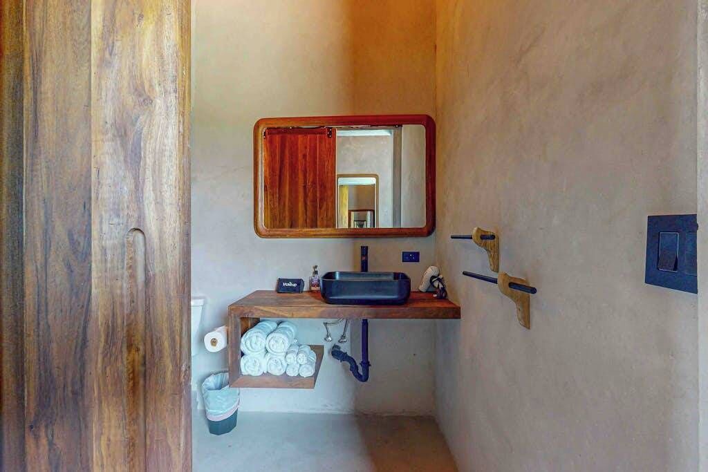 Photo of Bathroom in Placencia