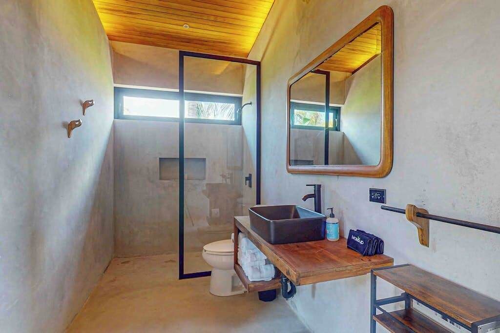 Photo of Bathroom in Placencia