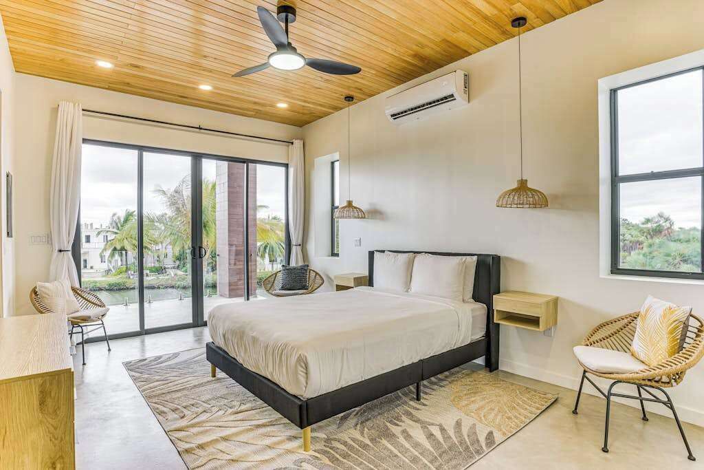Photo of Bedroom in Cocoplum
