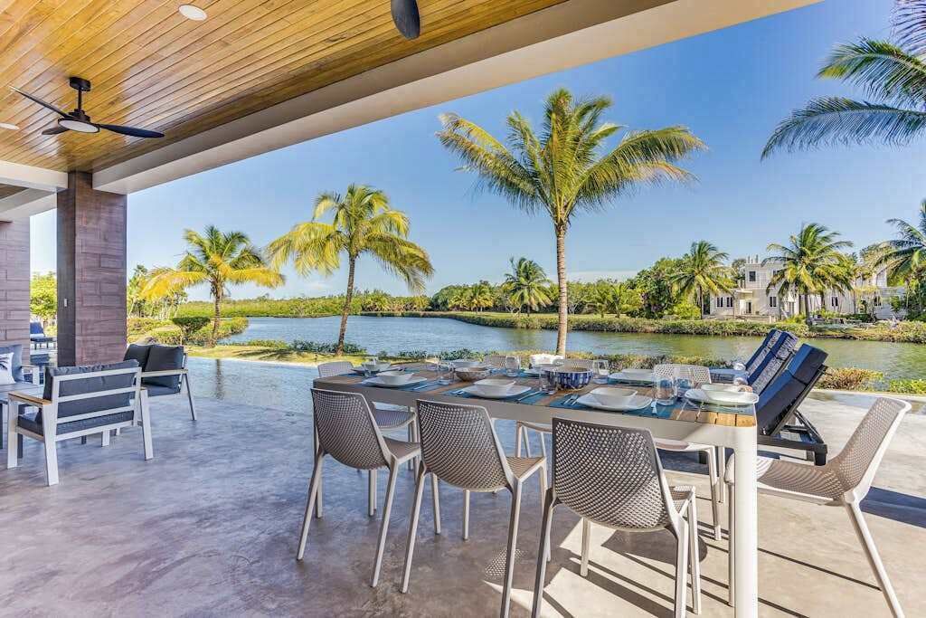 Photo of Outdoor in Cocoplum