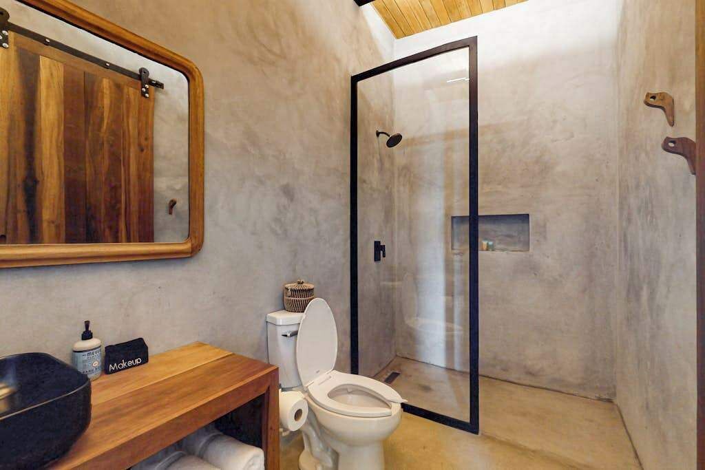 Photo of Bathroom in Placencia