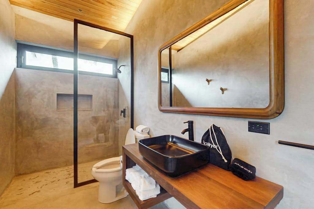 Photo of Bathroom in Placencia