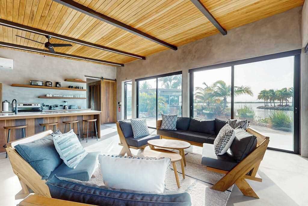 Photo of Livingroom in Placencia