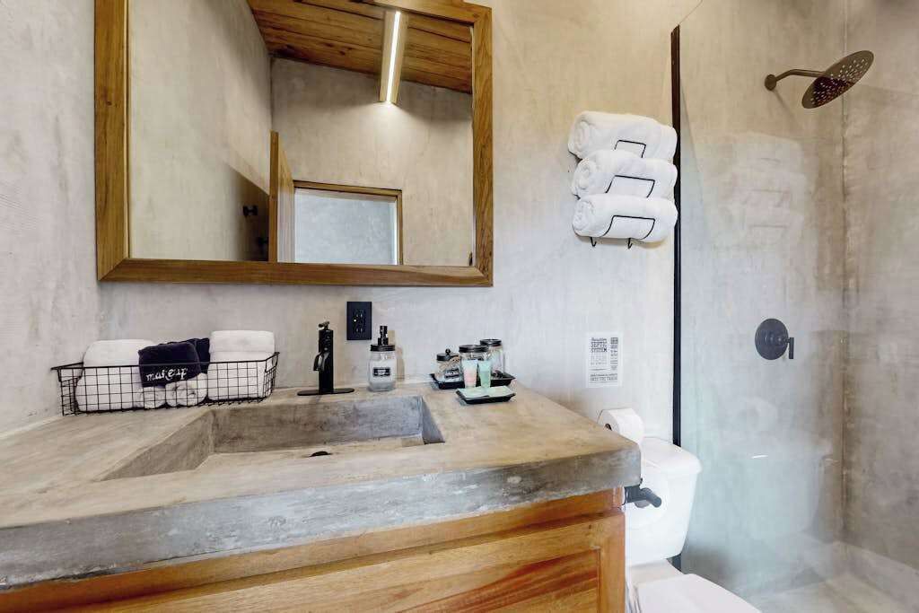 Photo of Bathroom in Placencia