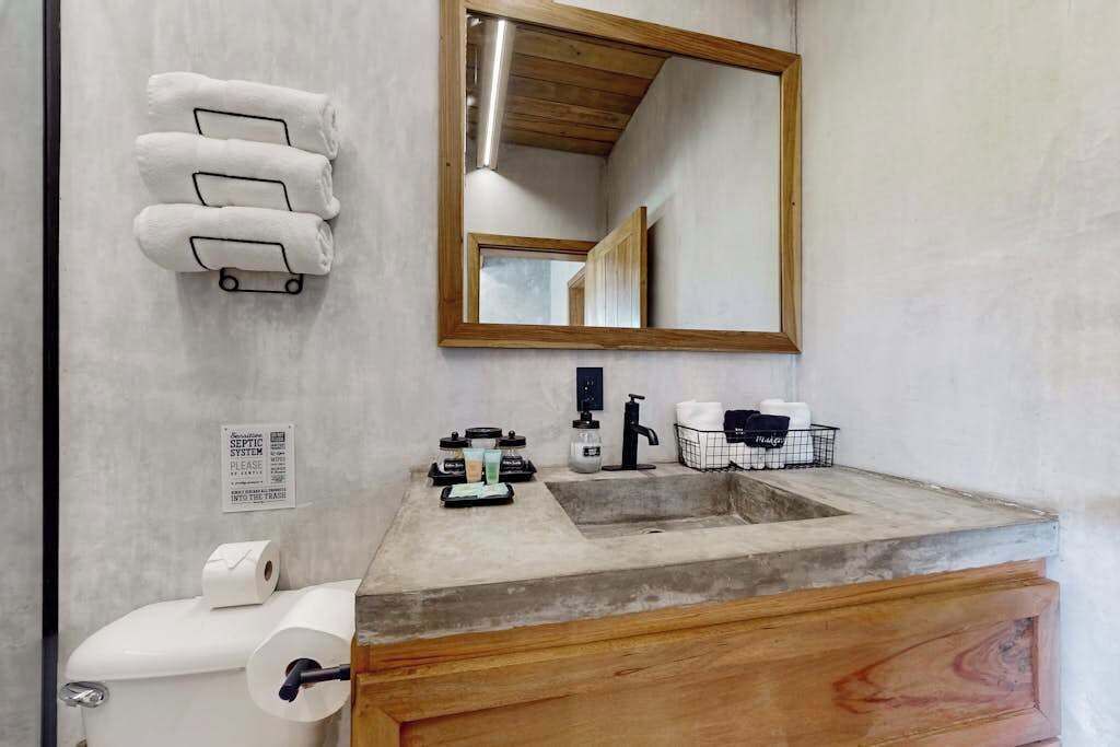 Photo of Bathroom in Placencia