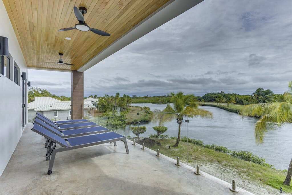 Photo of Patio Balcony in Cocoplum