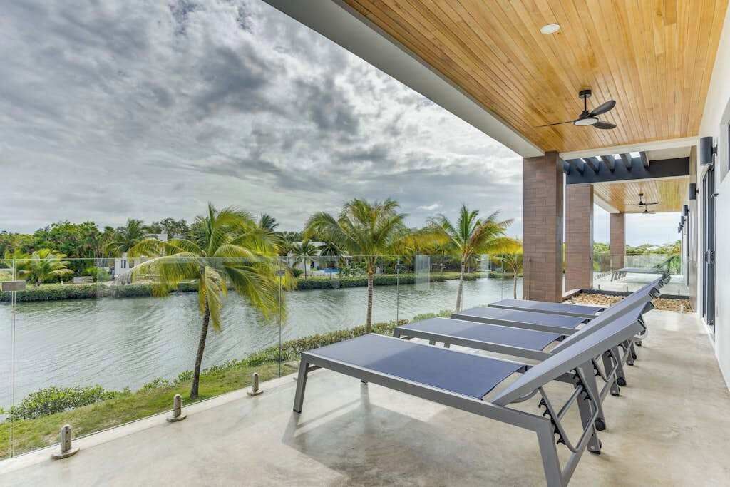 Photo of Patio Balcony in Cocoplum