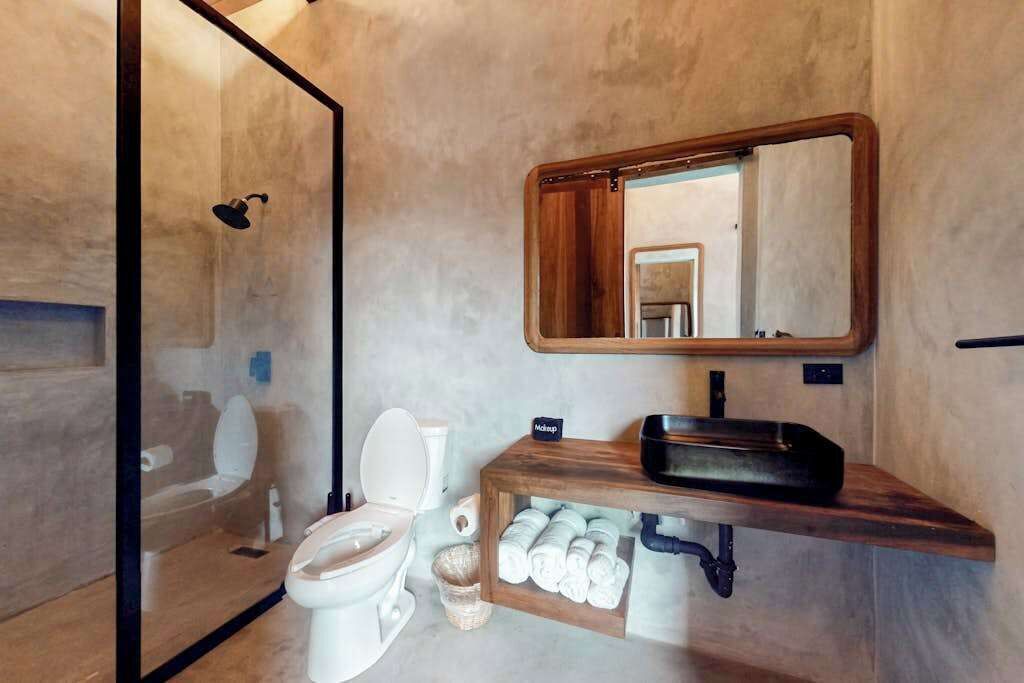 Photo of Bathroom in Placencia