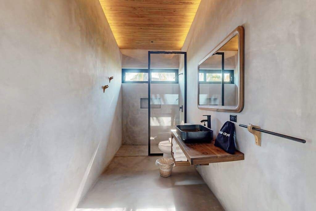 Photo of Bathroom in Placencia