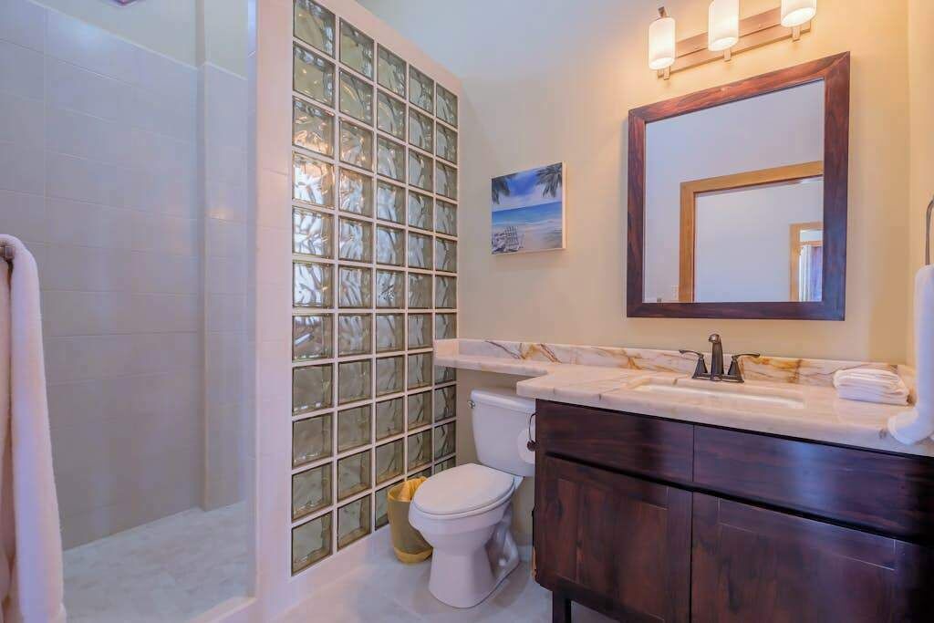 Photo of Bathroom in Caye Caulker
