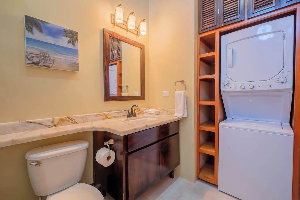 Photo of Bathroom in Caye Caulker