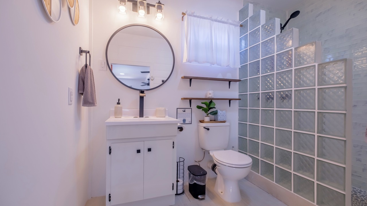 Photo of Bathroom in Caye Caulker