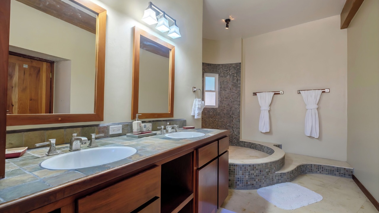 Photo of Bathroom in Gales Point