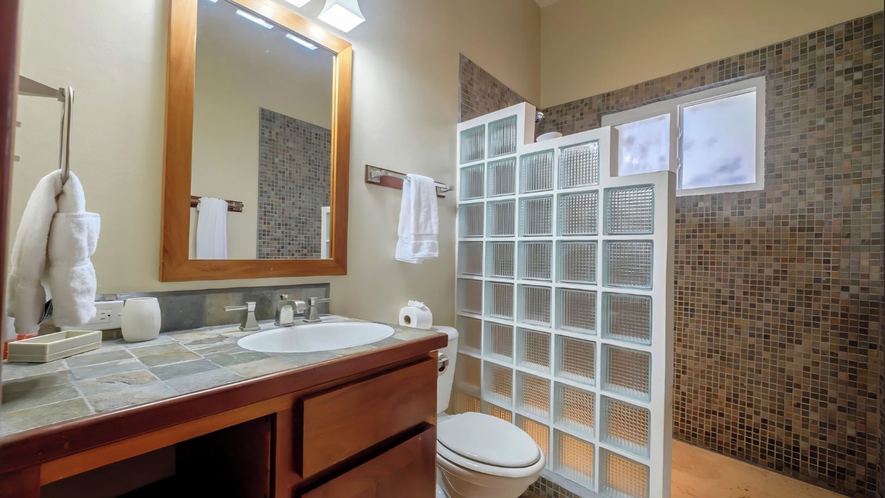 Photo of Bathroom in Gales Point