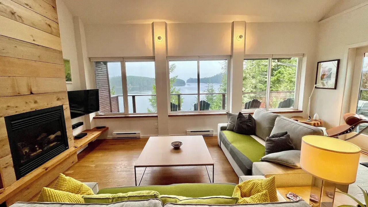 Photo of Livingroom in Ucluelet