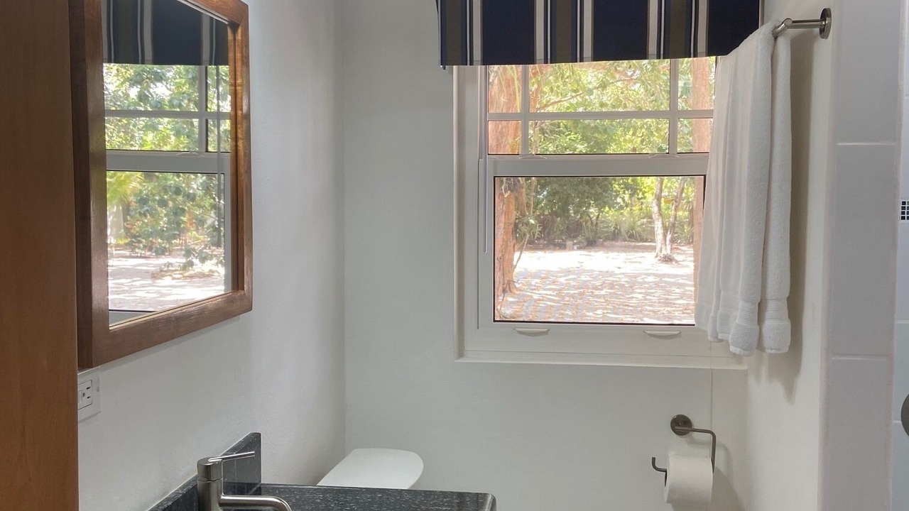 Photo of Bathroom in Placencia