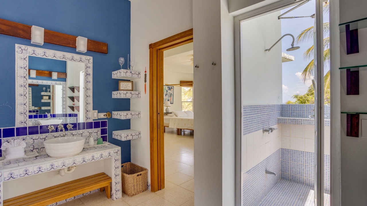 Photo of Bathroom in Placencia