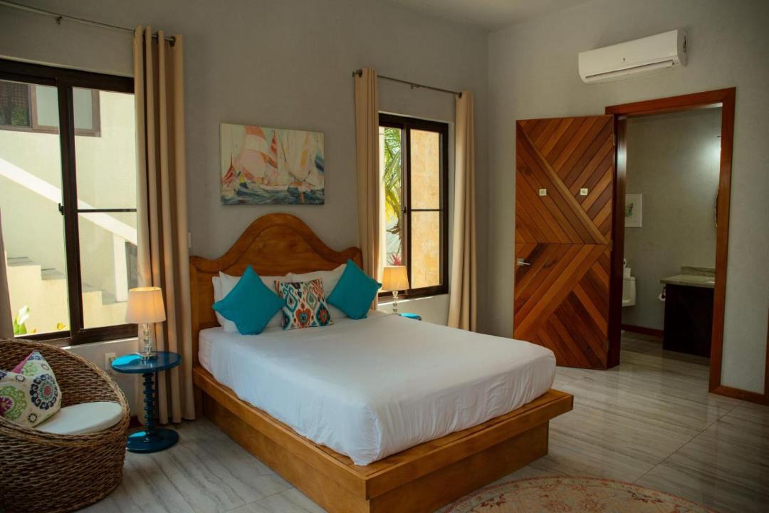 Photo of Others in Placencia