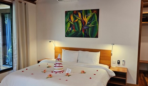 Bungalow Deluxe, 1 King Bed, Kitchen, Garden View