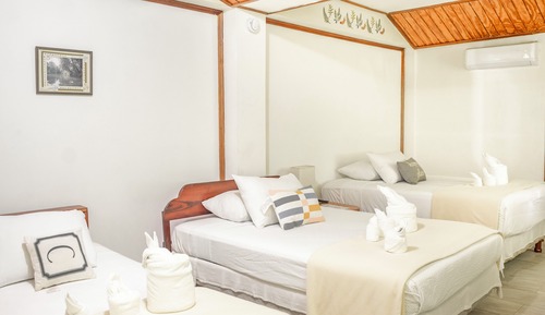 Deluxe Double Room, Multiple Beds, Non Smoking